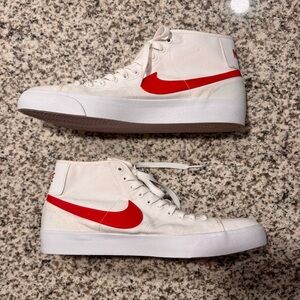 Nike White and Red SB Court Mid Sneakers Men’s Size 10